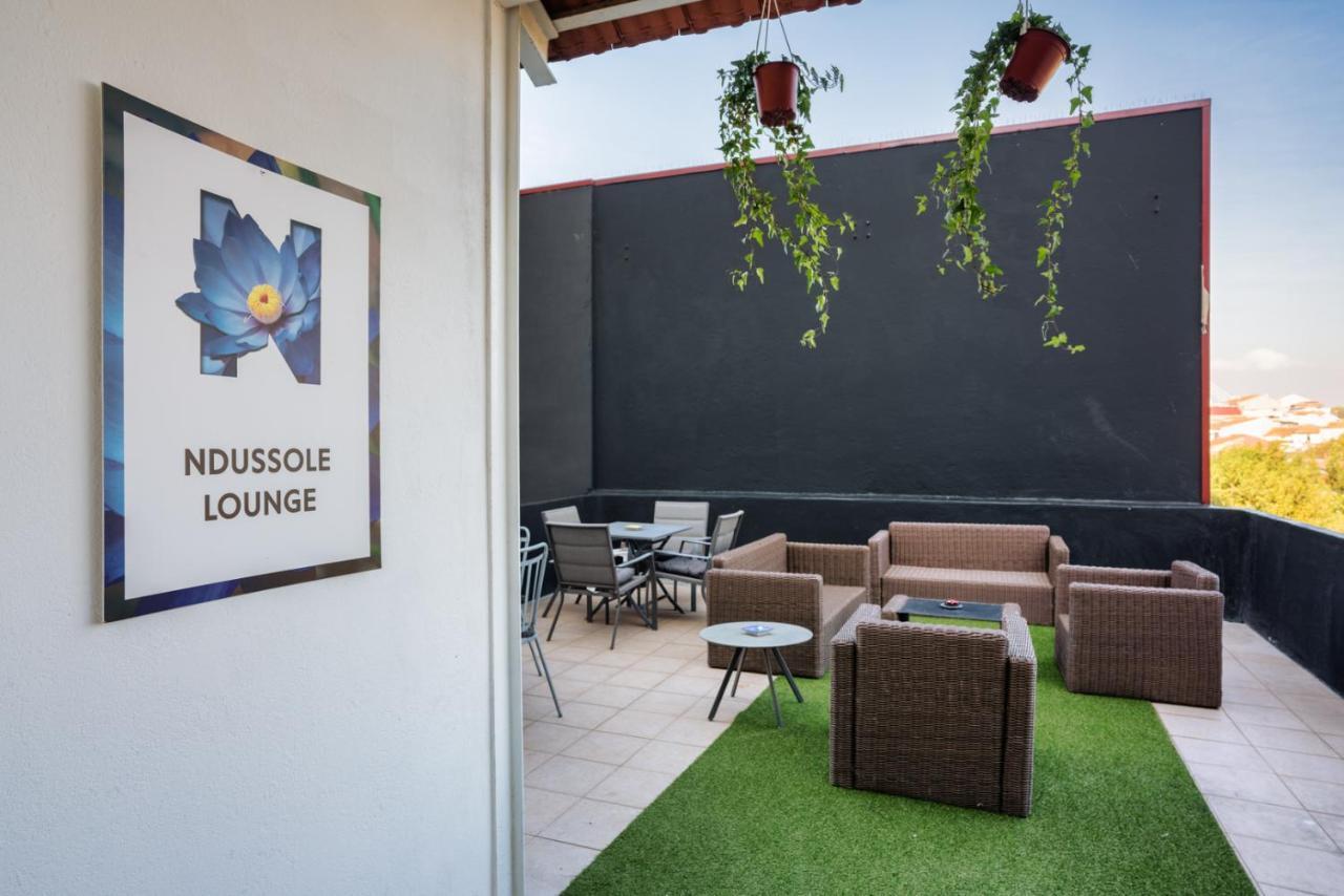 Ndussole Guest House Порто Екстериор снимка